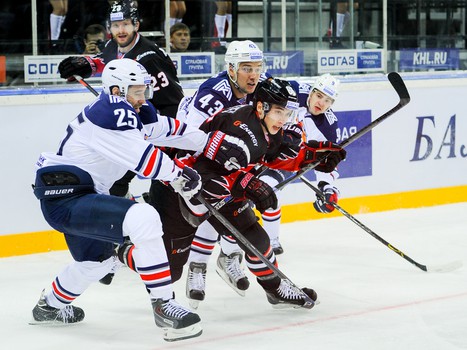 27.08.2015. "Авангард" - "Металлург" Мг 3:4Б