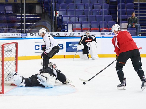 Раскатка "Авангарда" перед выездным матчем с "Ак Барсом"