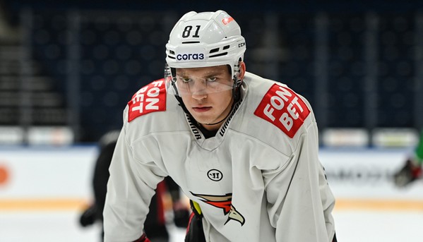 «Надо выйти и показывать свой хоккей» | Арсений Грицюк перед матчем против СКА (ВИДЕО)