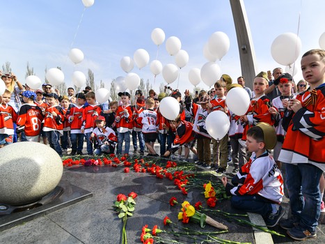 Юные «ястребы» почтили память воинов в День Победы