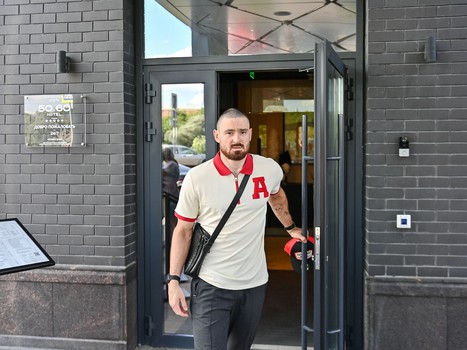 Артём Блажиевский прилетел в Омск