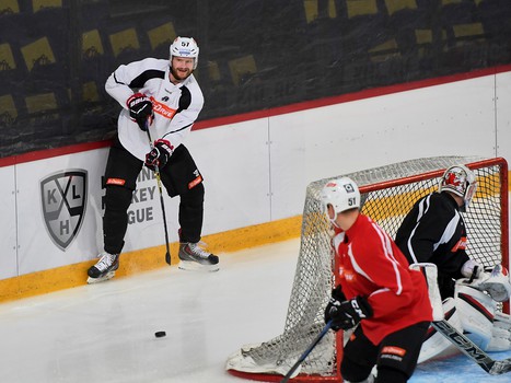 "Авангард" готовится к матчу с "Йокеритом"