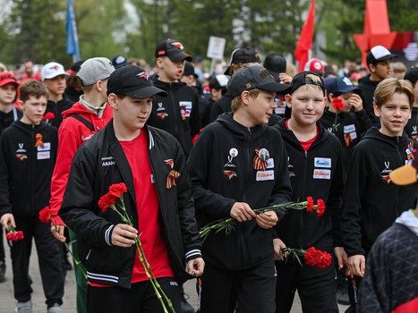 Возложение цветов в Парке Победы