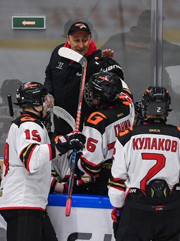 Четвёртый игровой день финала Первенства ЮХЛ в Омске