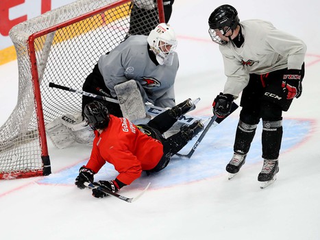«Белые» vs «красные»: тренировочный матч