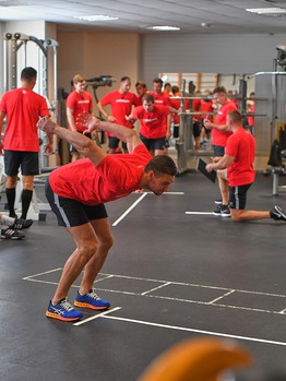 Хоккеисты "Авангарда" проходят тестирование