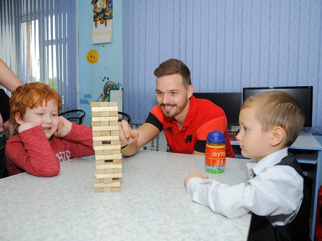Фурх, Густафссон и Анелёв в гостях у юных болельщиков из ОДКБ