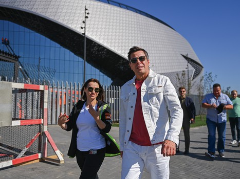 Александр Крылов на G-Drive Арене и в Хоккейной Академии «Авангард»