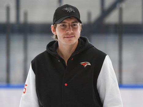 Мастер-класс Егора Мартынова для воспитанников Хоккейной Академии «Авангард» в Омске