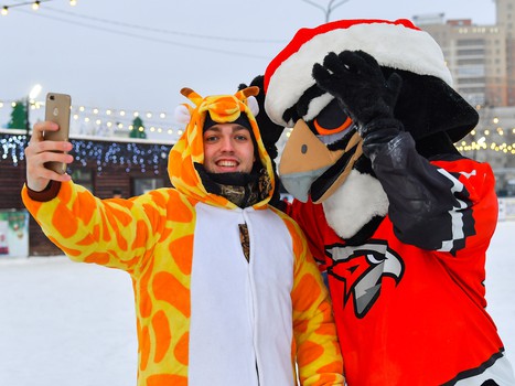 Выходные с «Авангардом» на городском катке на Бударина