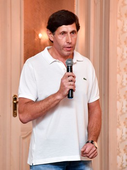 Благотворительный вечер для воспитанников хоккейной школы "Авангард"