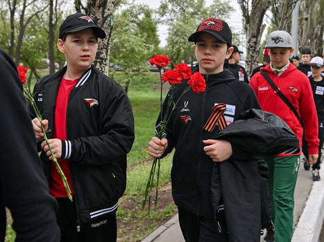 Возложение цветов в Парке Победы