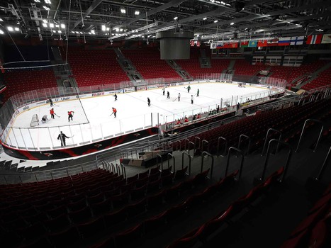 Снова на льду. «Авангард» вернулся к работе