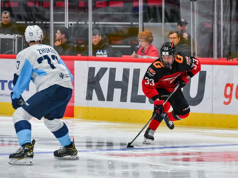 Первая официальная игра на G-Drive Арене: «Омские Ястребы» – «Сибирские Снайперы»