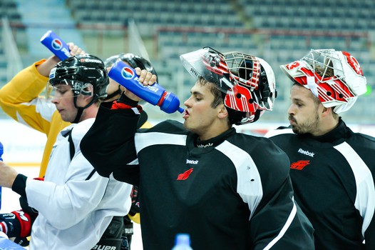 "Авангард" тренируется на льду "Арены Омск"