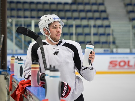 "Авангард" готовится к матчам в Хабаровске