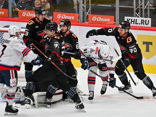 «Авангард» – «Нефтехимик»: дуэль вратарей, возвращение Шарипзянова домой и Маклауд против Митякина