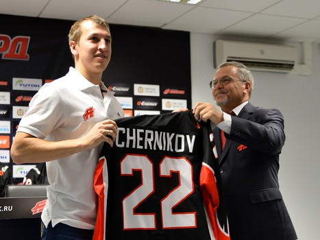 Пресс-конференция президента ХК "Авангард" Владимира Шалаева и представление новичков