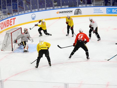 Тренировка «Авангарда» перед матчем в Уфе