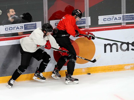 «Белые» vs «красные»: тренировочный матч