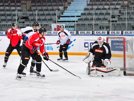 Раскатка "Авангарда" перед матчем с "Ладой"