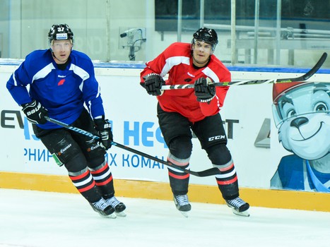 "Авангард" тренируется на льду "Арены Омск"