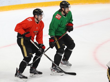 Тренировка «Авангарда» перед матчем с «Нефтехимиком»