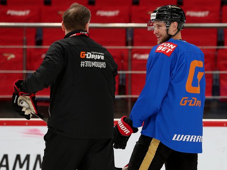 Тренировка «Авангарда» во время паузы в чемпионате