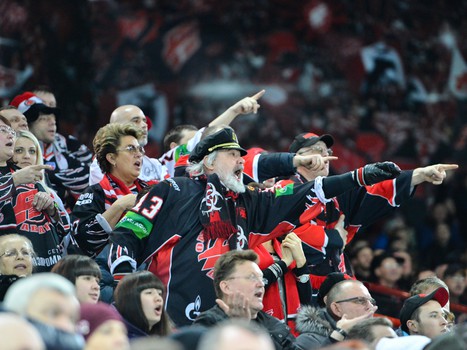 Наша атмосфера. Как поддерживали "Авангард" в сибирском дерби