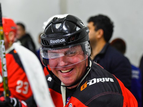 Ветераны «Авангарда» - сборная Ночной хоккейной лиги 8:4