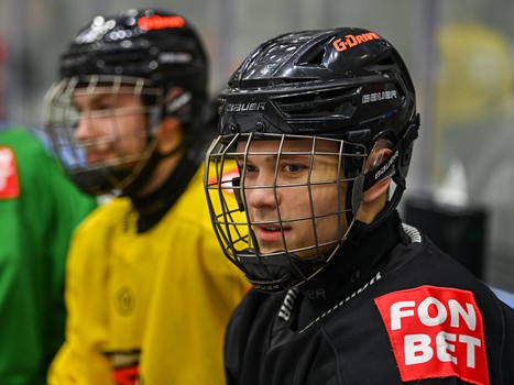 Глеб Трикозов и Михаил Гуляев тренируются с «Авангардом»