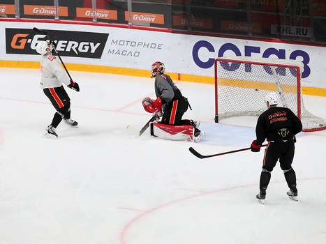 Тренировка «Авангарда» во время паузы в чемпионате