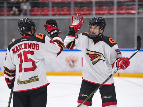 Третий игровой день финала Первенства ЮХЛ в Омске