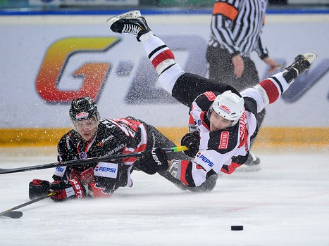 1/4 финала плей-офф МХЛ. Матч №3. "Омские Ястребы" - "Белые Медведи" 6:2