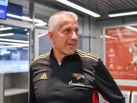 Боб Хартли прилетел в Омск