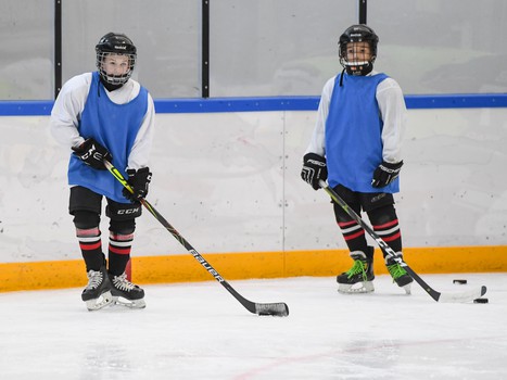 Мастер-класс Егора Мартынова для воспитанников Хоккейной Академии «Авангард» в Омске