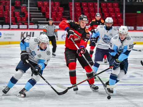 Первая официальная игра на G-Drive Арене: «Омские Ястребы» – «Сибирские Снайперы»