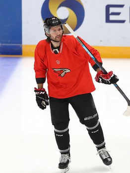 Снова на льду. «Авангард» вернулся к работе