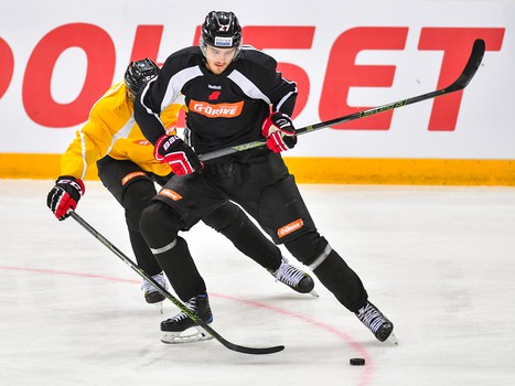 Раскатка "Авангарда" перед первым матчем сезона с рижским "Динамо"