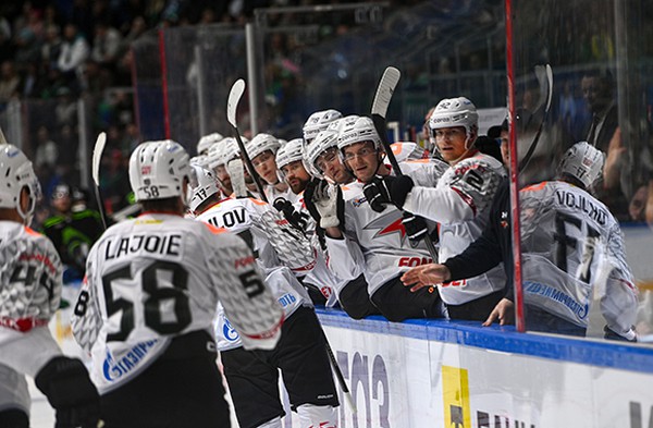 ВЫИГРАЛИ 3 МАТЧА ИЗ 4 | Победная раздевалка «Авангарда» после игры с «Салаватом Юлаевым»