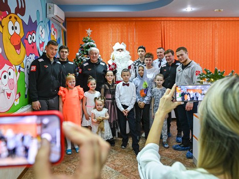 «Авангард» в гостях у детей из ОДКБ