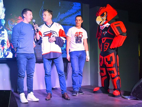 Хоккейная вечеринка в баре Svoи