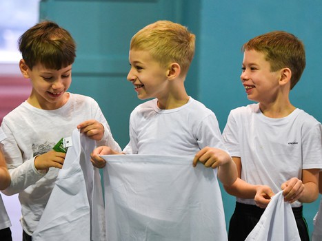 "Физ-ра с Омскими Ястребами" у первоклашек