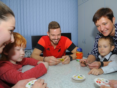 Фурх, Густафссон и Анелёв в гостях у юных болельщиков из ОДКБ