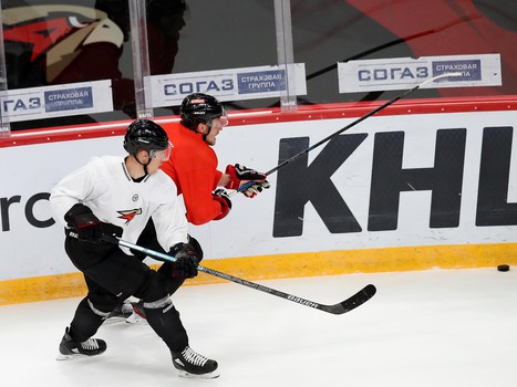 «Белые» vs «красные»: тренировочный матч