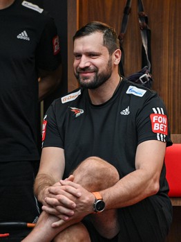 Первая ледовая тренировка «Авангарда»