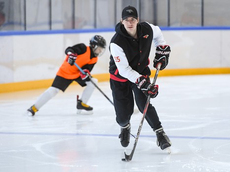 Мастер-класс Егора Мартынова для воспитанников Хоккейной Академии «Авангард» в Омске