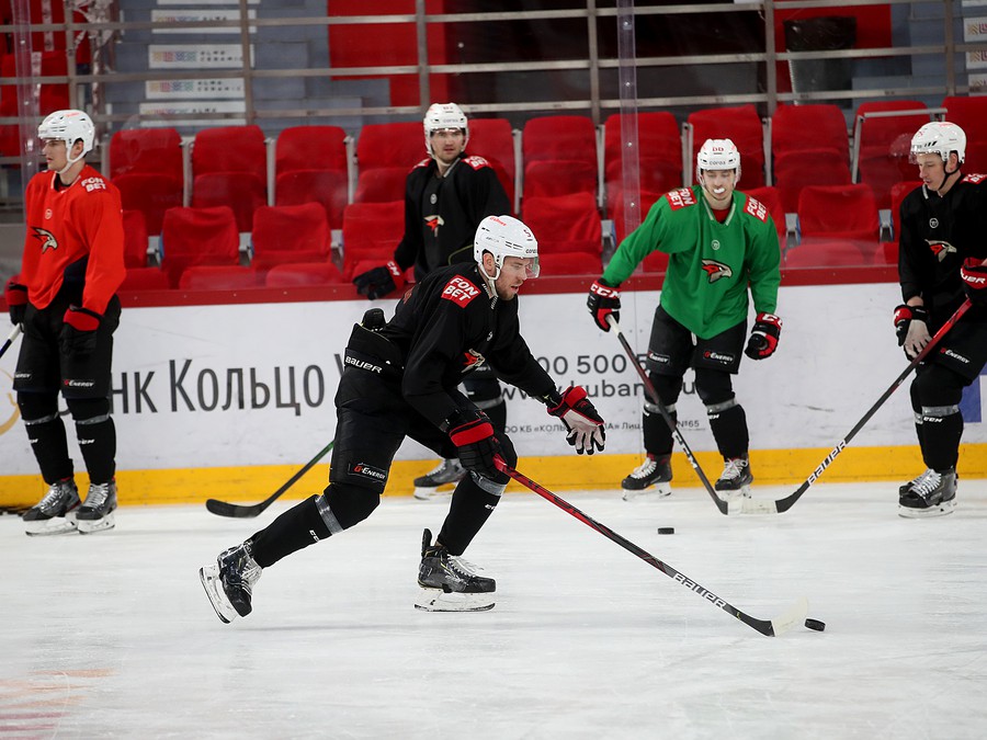 Тренировка «Авангарда» в Екатеринбурге перед третьим матчем серии с «Автомобилистом»