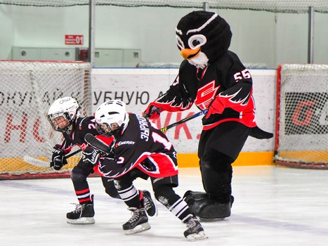Новогодний праздник в хоккейной школе "Авангард"