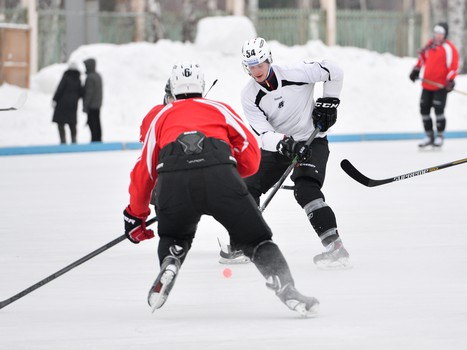 Тренировка "Авангарда" на открытом льду